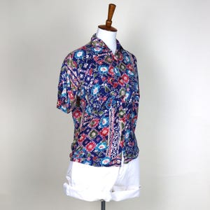 80's Vintage Blue Arabesque Floral Casual Button Down Summer Shirt / Size Small Medium