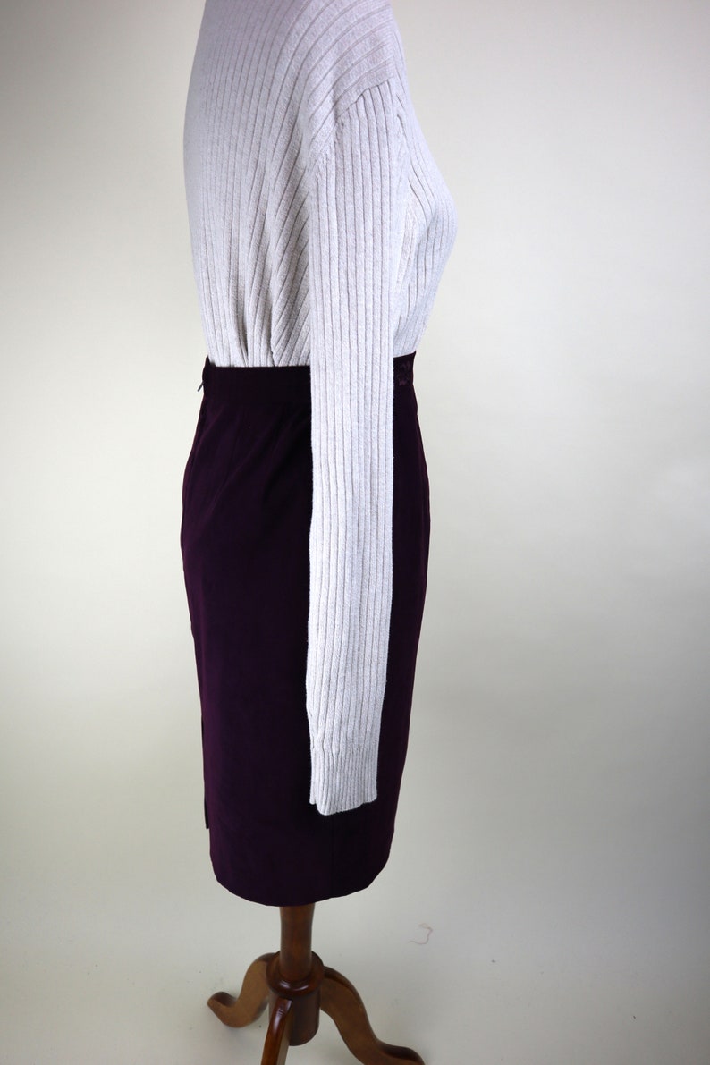 90's Dark Purple Fitted Wiggle Pencil Skirt / Dark Academia Fall Witchy Secretary Skirt / Women's Size Small to Medium / 28 Inch Waist image 7