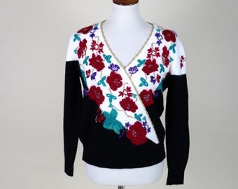 80s Black And White Fancy Floral Grannycore Sweater /  Size Medium