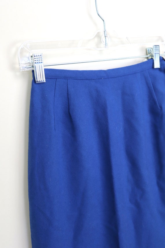 50's Vintage Royal Blue Pencil Skirt / Fitted Sec… - image 4