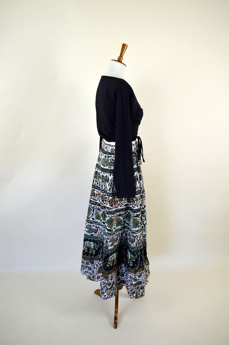 Sarong Skirt Up to Size Large Elephant /& Peacock Print Green and Black Hippie Boho Festival Skirt Vintage 70/'s India Cotton Wrap Skirt