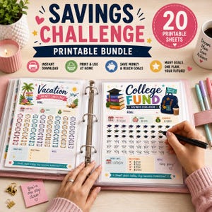 Könnte beinhalten: Ein Spar-Challenge-Set mit 20 druckbaren Blättern in einem Ordner. Die Seiten enthalten eine Urlaubs-Spar-Challenge mit Palmen und eine College-Fonds-Spar-Challenge mit Büchern und einem Rucksack sowie Platz für Ziele und Notizen.