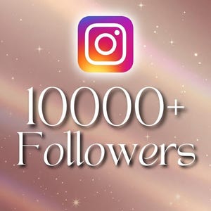 Puede incluir: Gráfico digital con el logotipo de Instagram, el texto "10000+ Followers" y el nombre "Earthsphire" sobre un fondo degradado rosa y dorado con destellos en forma de estrella.