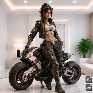 Pode incluir: Uma estatueta detalhada de uma personagem vestindo um top branco curto com gráfico, uma jaqueta preta com detalhes em laranja e calças táticas combinando. A personagem está ao lado de uma motocicleta futurista com painéis brancos e pretos.