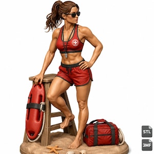 Könnte beinhalten: Eine Rettungsschwimmer-Figur mit Pferdeschwanz, rotem Sport-BH und Shorts mit weißem Emblem, schwarzer Sonnenbrille und Trillerpfeife. Die Figur steht neben einem Holzhocker mit roter Rettungsboje, einer roten medizinischen Tasche und einem Seestern auf dem Sockel.