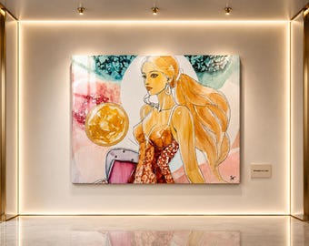 Könnte beinhalten: Ein künstlerisches Gemälde einer Frau mit langen blonden Haaren in einem Pferdeschwanz, die ein kupferfarbenes Kleid trägt. Das Kunstwerk weist einen Aquarellstil mit einer weichen Farbpalette aus Rosa, Gold und Türkis auf. Das Gemälde wird an einer weißen Wand ausgestellt.