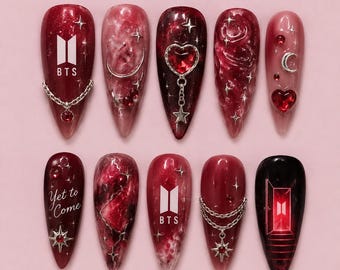 BTS Galaxy rode pers op de nagels | Op donkere Kpop geïnspireerde nagelset | Handgemaakte hemelse gelnagels | Luxe ARMY concert nepnagels