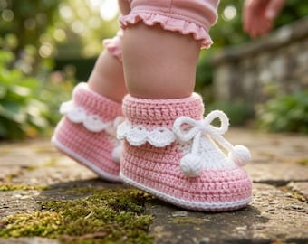 Crochet Baby Booties Pattern, Newborn Slippers, 0-6 Months, Ribbed Cuff, Scalloped Trim