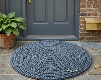 Patrón de alfombra redonda de ganchillo con hilo grueso tipo cinta, decoración moderna para suelos con textura (PDF)
