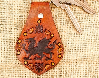 WALES CYMRU THE RED DRAGON FLAG LEATHER KEYRING KEYFOB GIFT