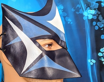 Casque de guerrier en cuir, masque artisanal OOAK bleu marine et bleu gris, casque unique avec motifs angulaires, masque d'assassin, masque secret