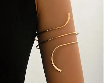 Fashionable Asymmetrical Metal Bangle Bracelet, Exaggerated Personalized Open Adjustable Bent Cuff Bracelet For Women