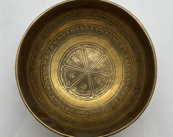Cuenco tibetano Lotus de 8,5 pulgadas, hecho a mano en Nepal - Cuenco de sonido para yoga (D4S42)