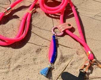 Collar para teléfono, para llevar alrededor del cuello. Collar para smartphones. Collar náutico para teléfono, rosa con detalles dorados.