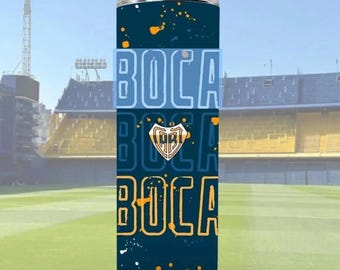 アルゼンチンサッカーファン向け20オンス断熱タンブラー、ブルーとイエローのスプラッシュグラフィックトラベルマグ、金属製ストロー付きXeneizeフットボールカルチャーカップ