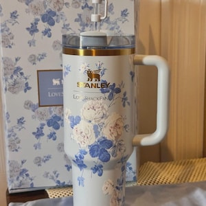 STANLEY 40.oz FLORAL-BLUE loveshackfancy| Elegant Stanley Style Quencher Cup bild 1