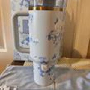 STANLEY 40.oz FLORAL-BLUE loveshackfancy| Elegant Stanley Style Quencher Cup bild 2