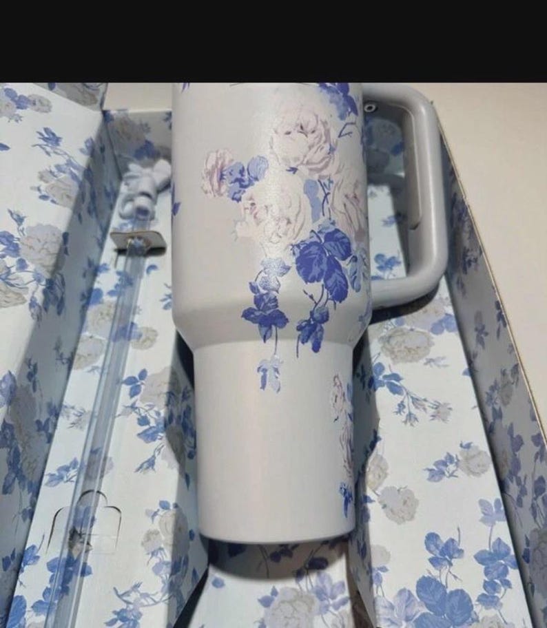 STANLEY 40.oz FLORAL-BLUE loveshackfancy| Elegant Stanley Style Quencher Cup bild 13