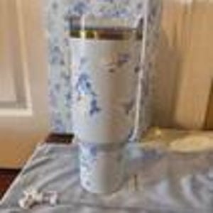 STANLEY 40.oz FLORAL-BLUE loveshackfancy| Elegant Stanley Style Quencher Cup bild 4