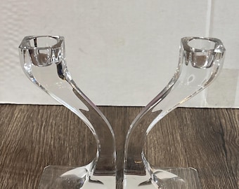 Vintage Riedel “Duetto” kristallen gebogen kandelaars, Oostenrijk, 15 cm, set van 2