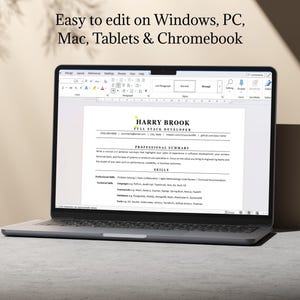 Puede incluir: Un port&aacute;til que muestra una plantilla de curr&iacute;culum para un desarrollador full stack llamado Harry Brook. La pantalla muestra secciones de resumen profesional y habilidades. El texto superior dice: Easy to edit on Windows, PC, Mac, Tablets & Chromebook.