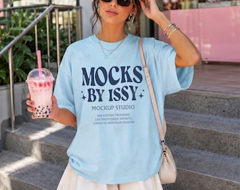 Comfort Colors 1717 シャンブレーTシャツモックアップ、ボバカフェストリートスタイルサマーブティックTシャツモックアップ