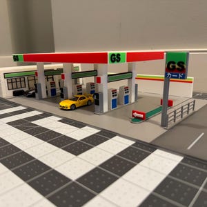 1/64 Initial D Gas Station Diorama (cars not included)