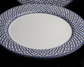 Three (3) Victoria & Beale Williamsburg dinner plates