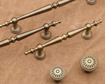 Victorian Antique Brass Knobs And Pulls, Antique Gold Pulls, Brass Cabinet Pulls, Antique Brass Kitchen Handles, Kitchen Cabinet Hardware