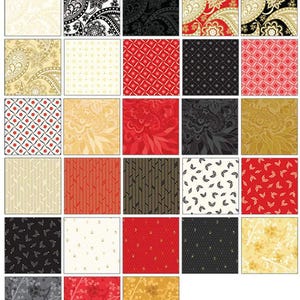 Könnte beinhalten: Ein Stoffmusterpaket mit einunddreißig quadratischen Mustern in einem Raster. Die Kollektion zeigt eine Vielzahl von Mustern, darunter Paisley, Blumen, geometrische Formen und Fischgrätenmuster in einer Farbpalette aus Rot, Schwarz, Gold und Creme.