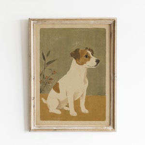 Może przedstawiać: Oprawiony wydruk artystyczny przedstawiający obraz psa rasy Jack Russell Terrier o białym i brązowym umaszczeniu. Pies siedzi na musztardowo-żółtej powierzchni na tle przygaszonej oliwkowej zieleni z ilustracją rośliny po lewej stronie.