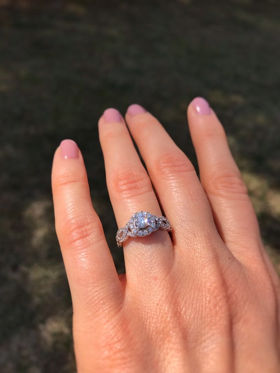 1 carat Designer diamond engagement ring. Offerin… - image 6