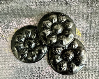 BULK 75pcs, flower, sunflower, pendant, charm, vintaj, arte metal, blackened steel, hollow back, paintable, diy jewelry, craft