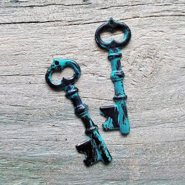 2pcs, skeleton key, hand painted, verdigris, blackened steel, pendant, component, embellishment, jewelry making, mixed media, craft, AP0004V