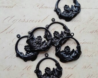 Vintaj Arte Metal {Flowering Vines Pendant} 6 Pcs - ADP0004