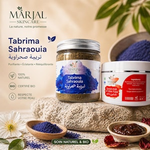 Pode incluir: Dois frascos de produtos para a pele são exibidos em uma superfície de pedra. Um frasco contém um pó marrom com detalhes azuis, rotulado como "Tabrima Sahraouia". O outro é um frasco branco com "Savon noir al' Aker Fassi" escrito. Ingredientes listados.