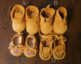 Handmade Beaded baby moccasins deer leather 0-3months