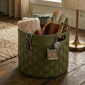 Cesta de almacenamiento de cuero tejido – Soporte para mantas artesanal, leñera, decoración rústica para el hogar imagen 2