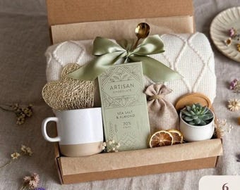Women's Personal Care Gift Set, Relaxing Spa Gift Basket, Thoughtful Grooming Kit, Mother's Day Gift, Aesthetic Hygge Box