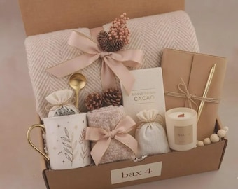 Gemütliche Muttertags-Geschenkbox, Pflegepaket für Mama, Hygge-Geschenkkorb mit Decke, Spa-Geschenkset für Sie, Schokoladenkerzen- und Tassenset