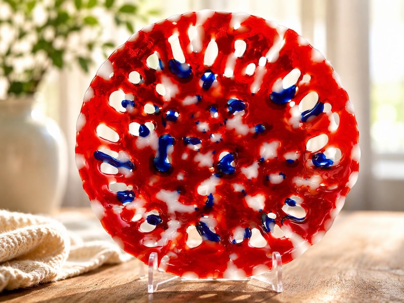 Red Fused Glass Lace Bowl, Handmade Openwork Art Glass Bowl, Decorative Centerpiece Dish, Red White Blue Decor, Unique Housewarming Gift bild 4