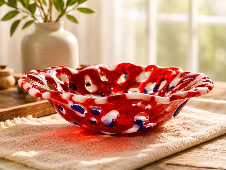 Red Fused Glass Lace Bowl, Handmade Openwork Art Glass Bowl, Decorative Centerpiece Dish, Red White Blue Decor, Unique Housewarming Gift bild 2