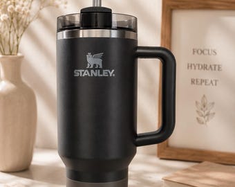 Vaso térmico Stanley The Black Chroma Quencher H2.0 FlowState de 40 oz.