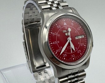 Seiko 5 vintage red dial japan made original movement 7s26