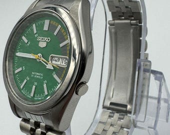 Vintage Seiko 5 Automatic Green Racer Dial Wrist Watch For Mens Japan 7s26
