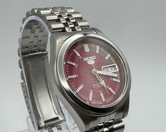 Vintage Seiko 5 Automatic red Racer Dial Wrist Watch For Men's Japan 7s26