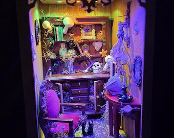 Ręcznie robiony kącik z książkami fantasy | Miniaturowa diorama regału na książki | Dekoracja biblioteczna Cottagecore | Wkładka do regału na książki | Prezent dla czytelnika