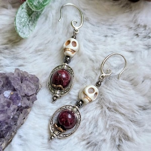 Ancient Dark Brotherhood Dwemer Skull Earrings with Blood Stones