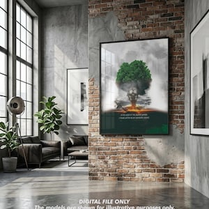 Könnte beinhalten: Ein gerahmter Kunstdruck mit einem surrealen Bild eines grünen Baumes mit einer pilzförmigen Formation. Das Kunstwerk ist vor dem Hintergrund einer Backsteinmauer und Beton platziert. Der Text unten lautet "DIGITAL FILE ONLY. The models are shown for illustrative purposes only."