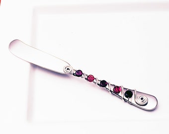 Hand wire wrapped and beaded spreader knife - burgundy and red